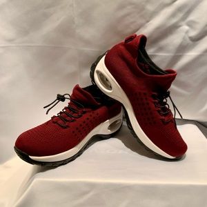 New 8 1/2 Mishansha Slip On Walking Shoes